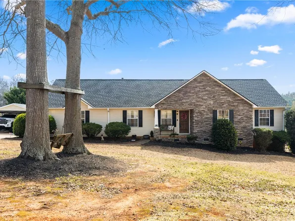 903 Huckleberry Ln, Anderson, SC 29625