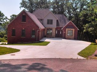 79 Roosevelt Dr, East Dubuque, IL 61025