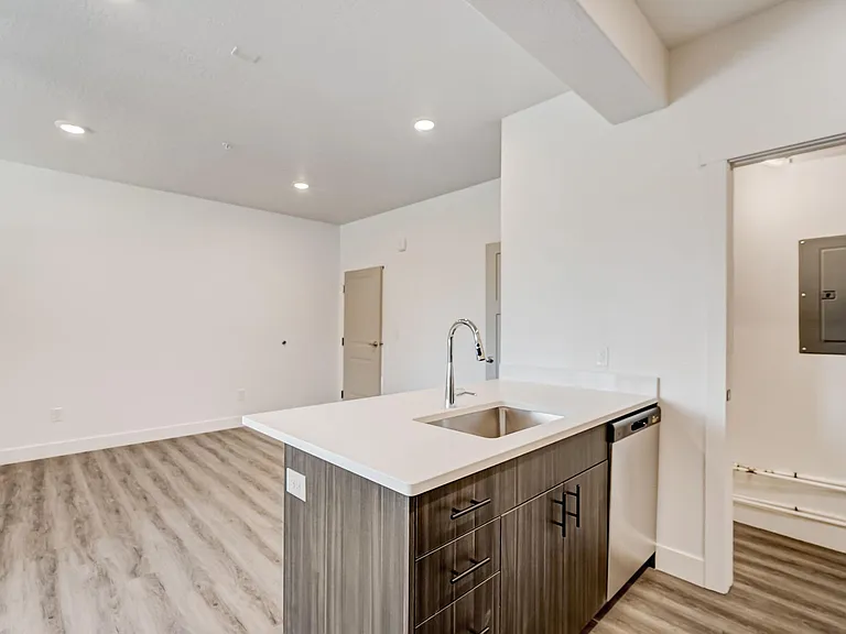 South Ridge Apartments — Photo 5
