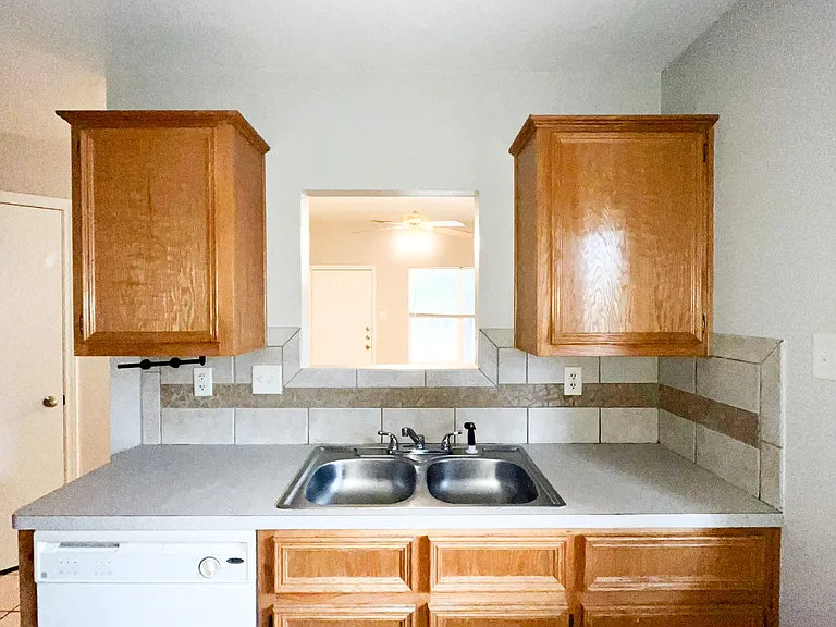 1213 Cinch Dr #A — Photo 8