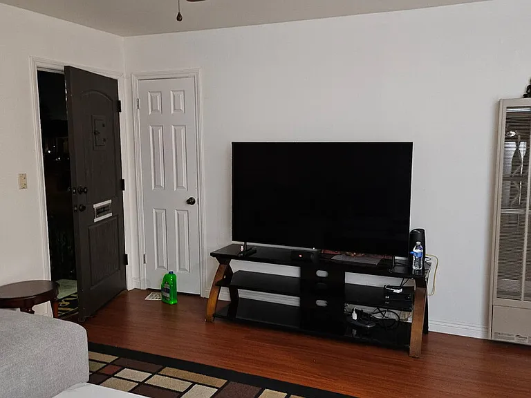 College Dr — Photo 2