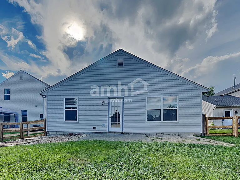 918 Arthur St — Photo 18