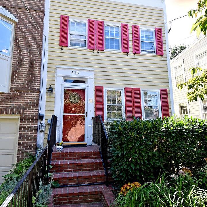 1st image of 316 Commerce St