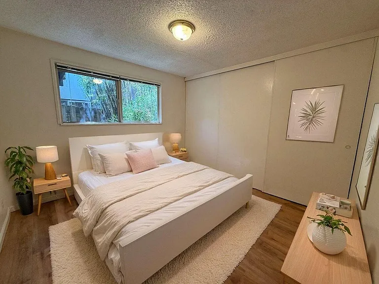 851 W 5th Ave #5 — Photo 4