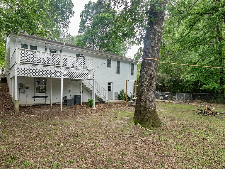 908 Crawford Cir — Photo 18
