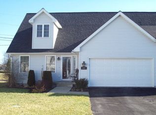 102 Northern Pl, Mount Hope, WV 25880