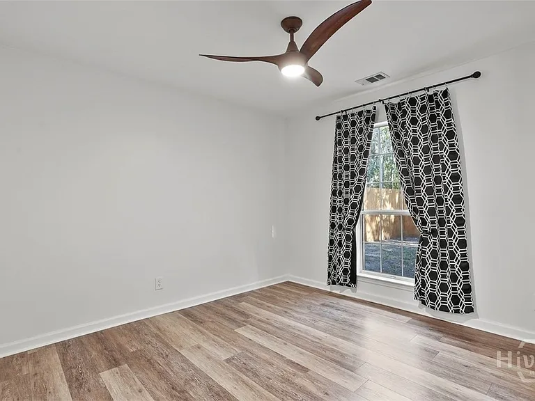 110 Saint Ives Way — Photo 20