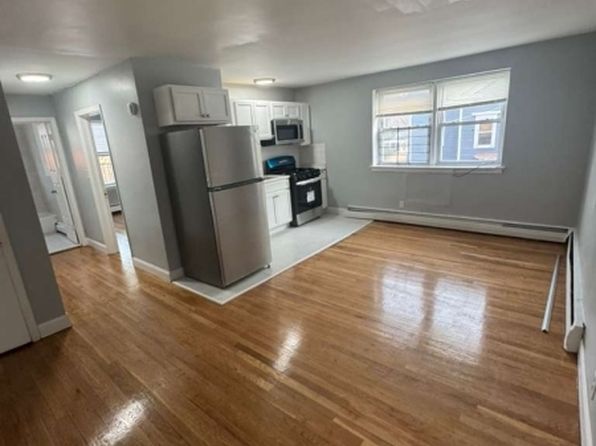 711 Plainfield Ave APT 2J