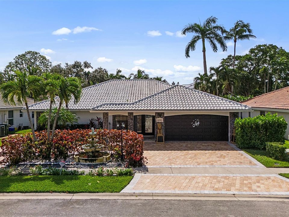 1st image of 5223 Deerhurst Crescent Circle