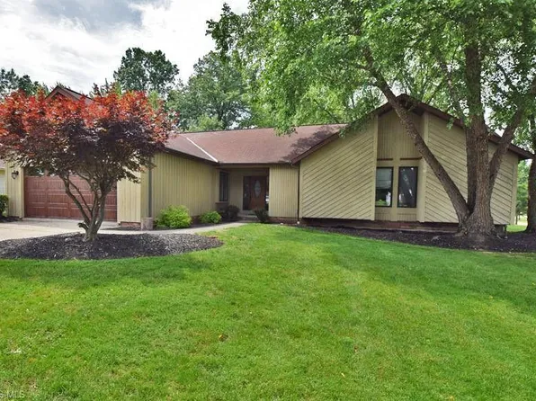 346 Wallingford Gln, Richmond Heights, OH 44143