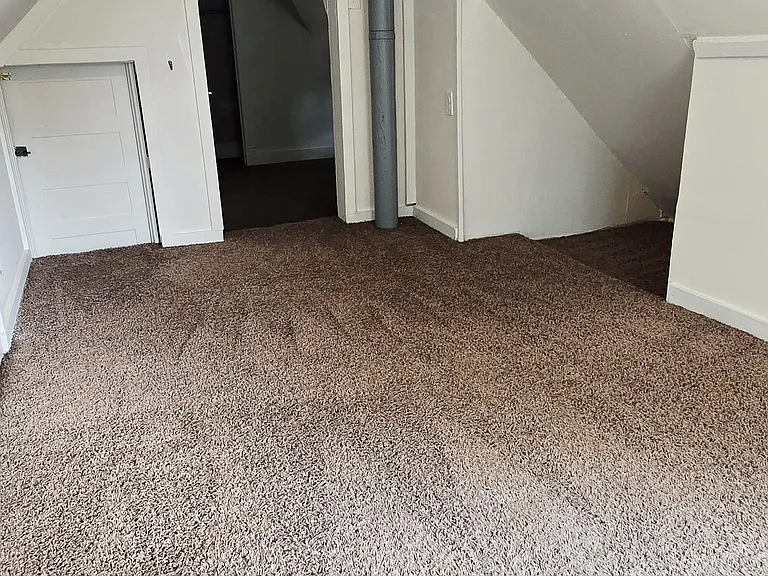 224 Catherine St — Photo 30
