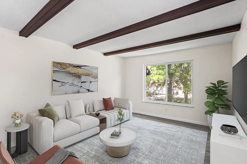 2 bed, 800 sqft, $1,595 — Photo 2