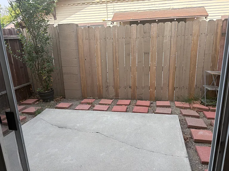 615 E Colorado Blvd #D — Photo 11