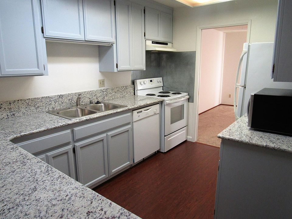 New kitchen counters and floor