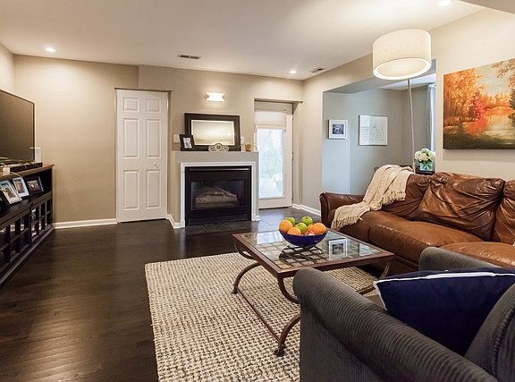 3rd image of 5317 N Kenmore Ave APT 1