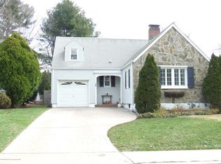 26 Borden St, Shrewsbury, NJ