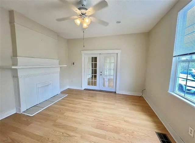 4232 S Prieur St — Photo 2