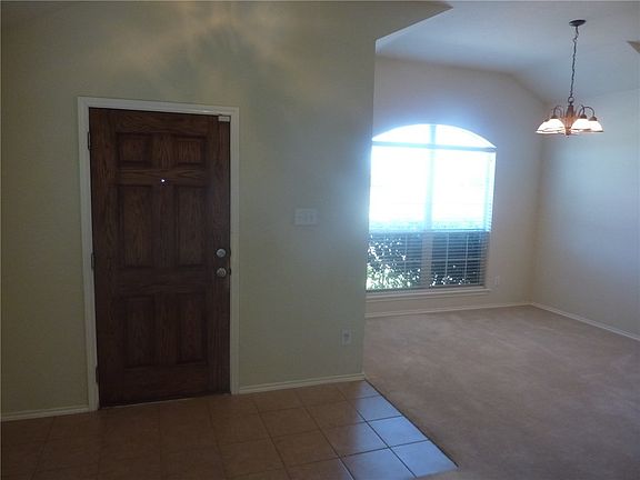 4th image of 1409 Rainbow Parke Dr