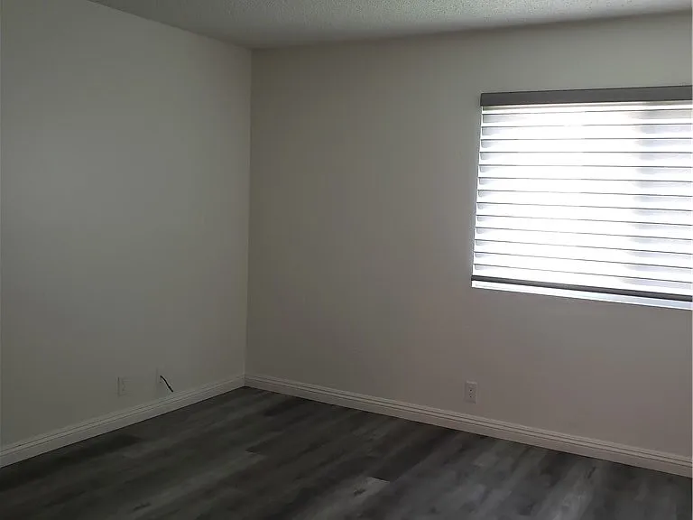 254 E Fern Ave #106 — Photo 6