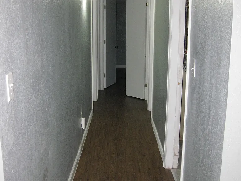 831 Meade St — Photo 14