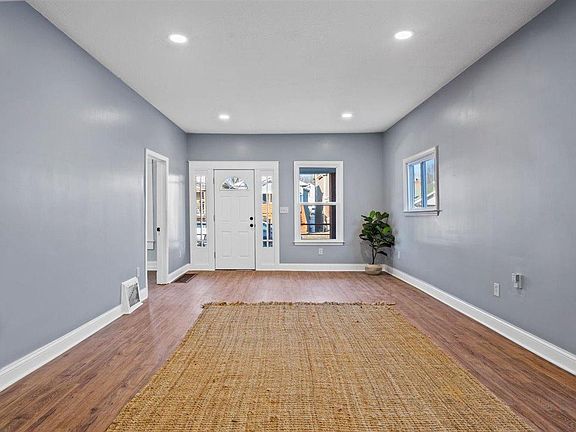 4th image of 643 Tenny Ave