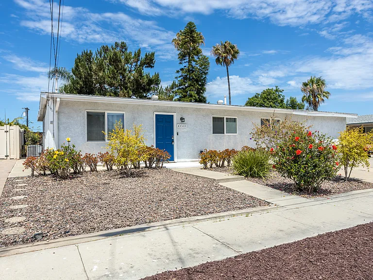 4742 Seaford Pl — Photo 1