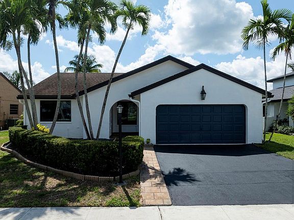 5th image of 1340 SW 151st Avenue