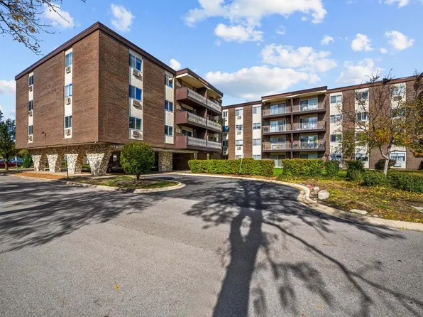 1311 S Finley Rd APT 416, Lombard, IL 60148