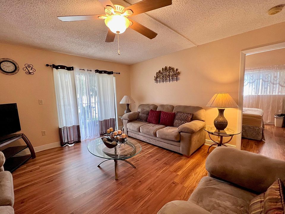 1st image of 200 Palm Cir W #200