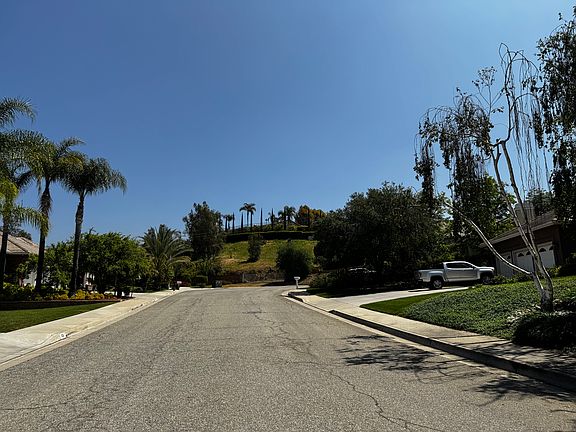 2nd image of 1026 Stonehedge Dr