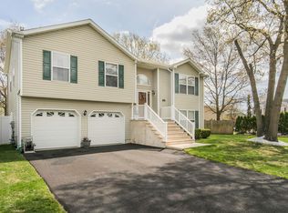 25 Jacob Dr, Howell, NJ 07731