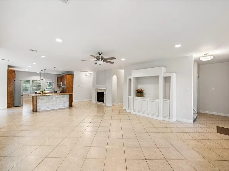 110 Lords Cir — Photo 7