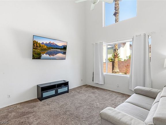 3rd image of 1104 Milpas Ln