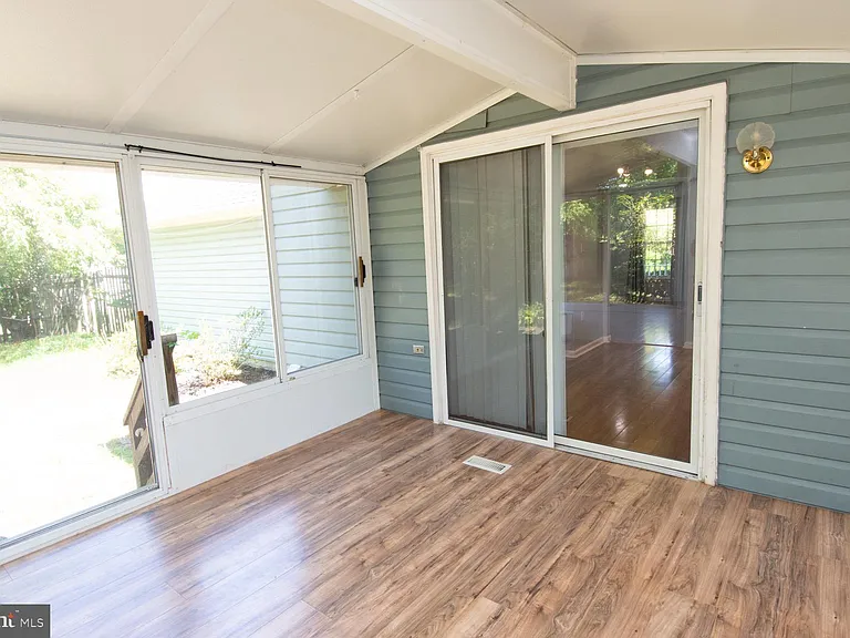 11940 Galaxy Ln — Photo 9