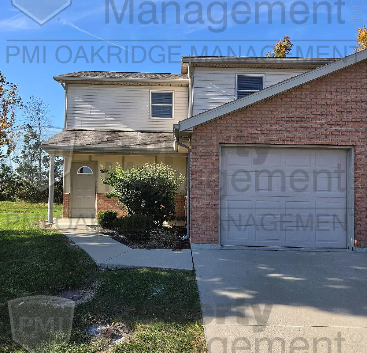 2 bed, 1.5 bath, 945 sqft, $1,295 — Photo 1