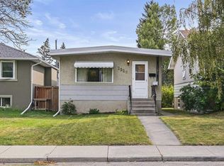 2528 W 17a St NW, Calgary, AB T2M 3S6