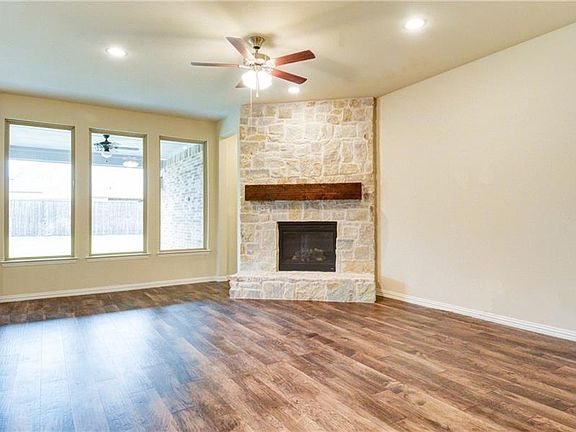 2nd image of 3018 Charles Dr