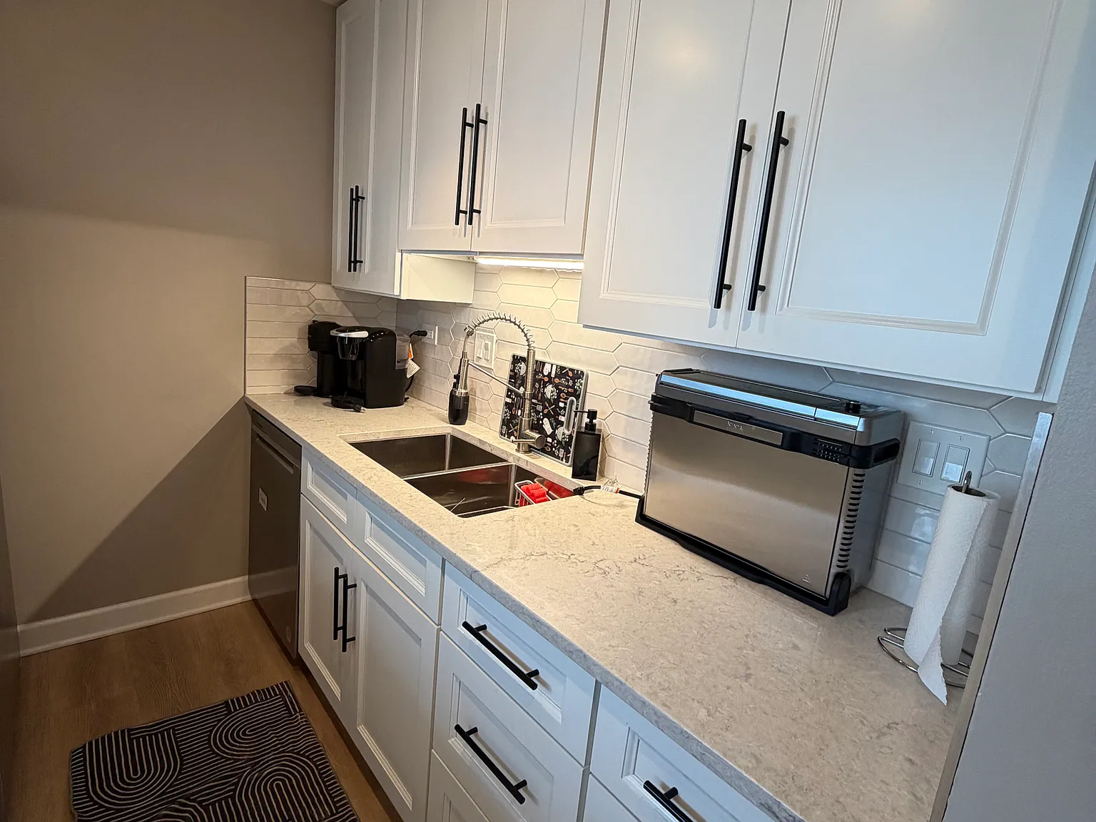 2 bed, 875 sqft, $1,950 — Photo 4