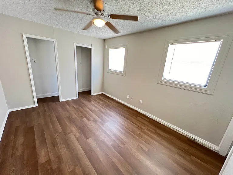 2928 N Grand St — Photo 3