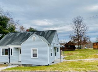 190 Summit Ridge Rd, Christiansburg, VA 24073