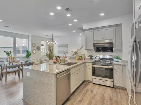 2042 Mahuron Cir, San Jose, CA 95133