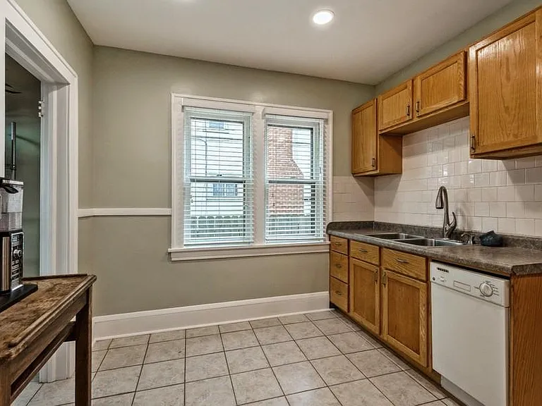 4211 James Ave N — Photo 14