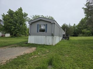 176 Village Dr, Spring City, TN 37381