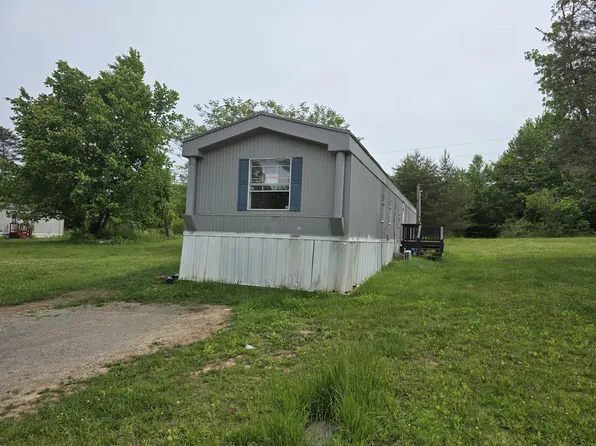 176 Village Dr, Spring City, TN 37381