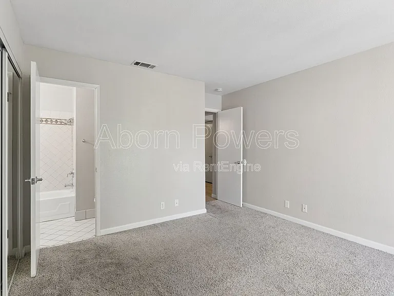 3180 Country Club Dr #3B — Photo 10