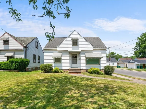 15617 Rockside Rd, Maple Heights, OH 44137