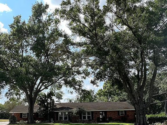 2nd image of 1305 Robinhood Ln S