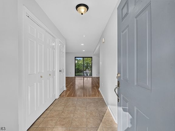 3rd image of 78 Stanwick Ct