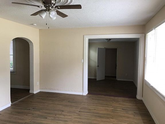 3rd image of 2446 13th Ave S