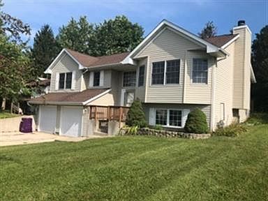 1st image of 205 Candlewick Dr SE